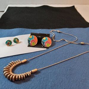 Vintage Gold Tone Metal Multiple Disc Necklace and Bright Enamel 2 Earrings